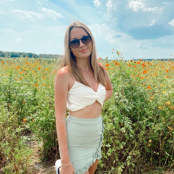 Meet your Posher, Brynn - Picture 1 of 1